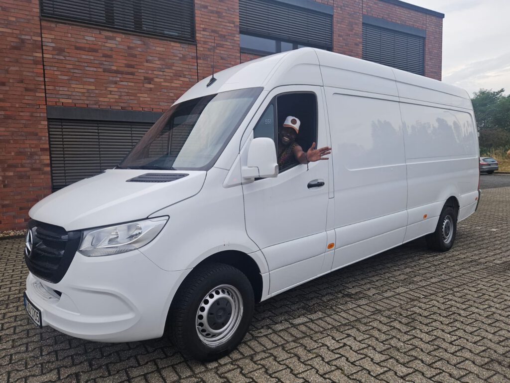 TOCMA Biz UG Fahrer mit Mercedes Benz Sprinter